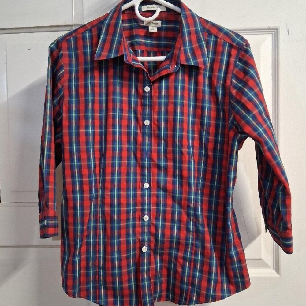 L.L. Bean Wrinkle-Free Red & Blue Plaid Button-Down Shirt  Womens M